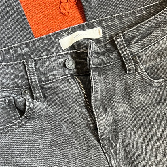 Hidden Charcoal Gray Straight Cropped Jeans (Carly Jean Los Angeles) - Picture 2 of 6